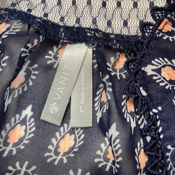 Vanity size large navy blue tank top - Picture 6 of 12